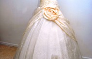 Krémszínű menyasszonyi ruha